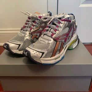 Bout two of the same shoe